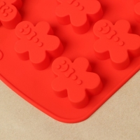 Форма для выпечки новогодняя Доляна &laquo;Пряничный человек&raquo;, силикон, 32,5&times;21&times;1,5 см, 24 ячейки, цвет красный