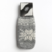 Новый год. Варежки женские шерстяные &laquo;Снежинка&raquo;, цвет светло-серый, размер 20-22
