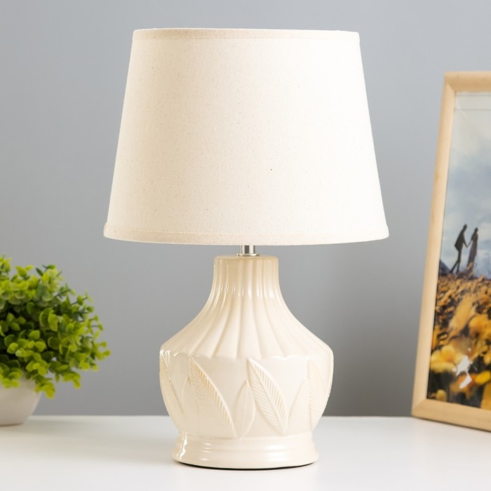 Настольная лампа Настольная лампа "Глория" Е14 40Вт бежевый 23х23х34 см RISALUX