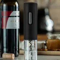 Электрический штопор с ножом для фольги Wine Diesel, черный Электрический штопор с ножом для фольги Wine Diesel, черный