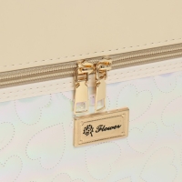 Шкатулка кожзам для косметики "Сердца голография. Этажи" кофе с молоком 24,5х20,5х27 см