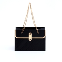 Пакет для цветов, ручка цепь, "Чёрный", с золотым тиснением, 15 х 10,5 х 10 см Пакет для цветов, ручка цепь, "Чёрный", с золотым тиснением, 15 х 10,5 х 10 см