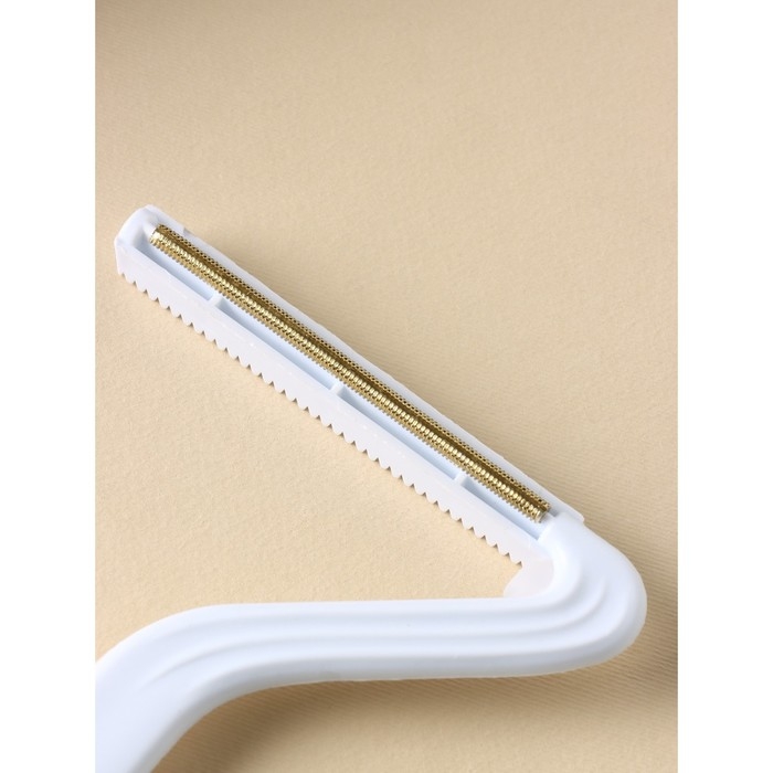 Скребок для чистки одежды, ковров, мебели, двусторонний Доляна, металл+пластик, 10,8×16,5 см Скребок для чистки одежды, ковров, мебели, двусторонний Доляна, металл+пластик, 10,8×16,5 см