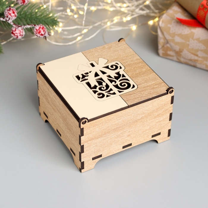 Новогодняя шкатулка комбинированная Новогодняя шкатулка комбинированная "Подарок" 10,5х10х7 см