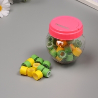 Клейкая лента пластик в банке "Зелёный и жёлтый" н-р 40 шт 1,2 см, дл. 0,9 м 7х7х9см Клейкая лента пластик в банке "Зелёный и жёлтый" н-р 40 шт 1,2 см, дл. 0,9 м 7х7х9см