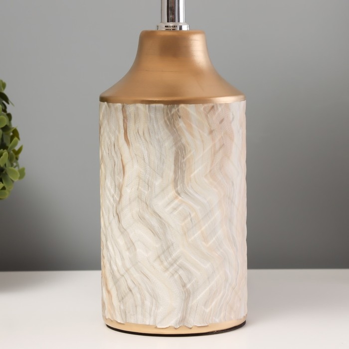 Настольная лампа "Лаура" Е14 40Вт  бело-золотой 22х22х39 см