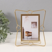 Фоторамка металл на 1 фото 10х15 см "Необычная геометрия" золото 16,7х20,5 см Фоторамка металл на 1 фото 10х15 см "Необычная геометрия" золото 16,7х20,5 см