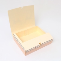 Новый год. Коробка подарочная новогодняя складная, упаковка, &laquo;Новогодняя пара&raquo;, 31 &times; 24,5 &times; 8 см.