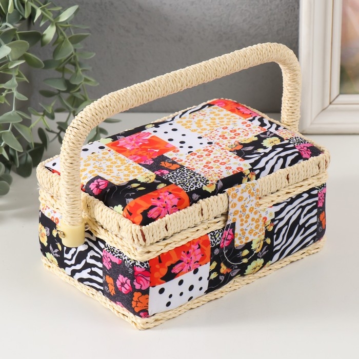 Шкатулка для рукоделия Шкатулка для рукоделия "Пэчворк. Цветы, горох и зебра" 18х12х9,5 см