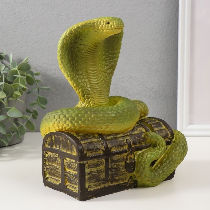Копилка Копилка "КОБРА НА СУНДУКЕ " 20 х17 х 12 см.