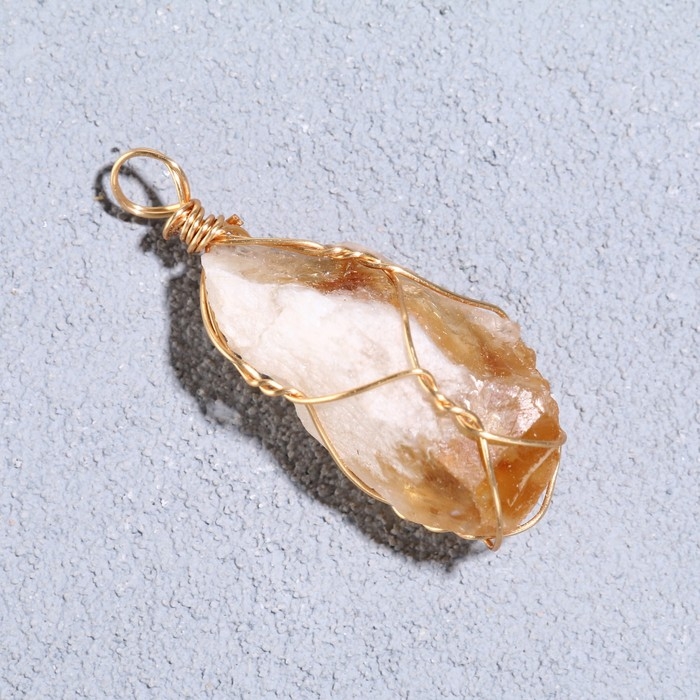 Брелок "Янтарь", в проволоке