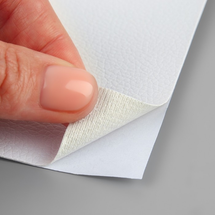 Искусственная кожа, с клеевой основой, 137 &times; 50 см, 0,5 мм, цвет белый