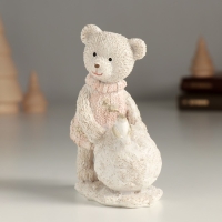 Сувенир полистоун "Мишка с птицей на большом снежке" 7,5х5,5х10,5 см