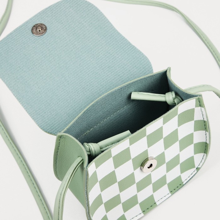 Сумка детская для девочки на магните, длинный ремень, цвет зелёный