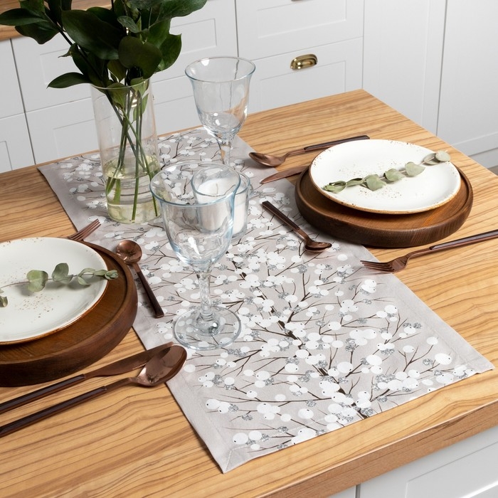 Новый год. Дорожка на стол "Этель" Гирлянда 30х70 см, 100% хл, саржа 190 гр/м2