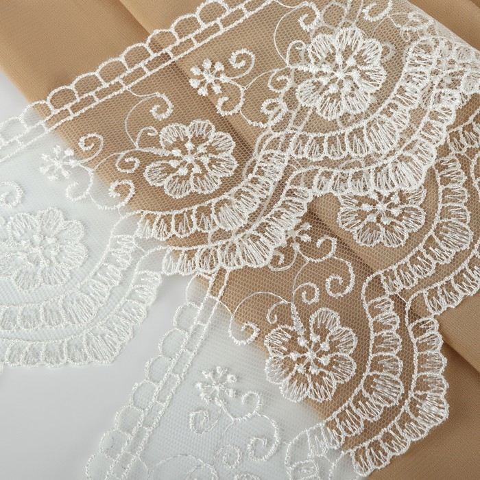 Кружево на сетке, 90 мм &times; 11 &plusmn; 1 м, цвет белый