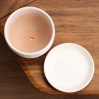 Горшок цветочный "Нежность" белый 0,5 л Горшок цветочный "Нежность" белый 0,5 л