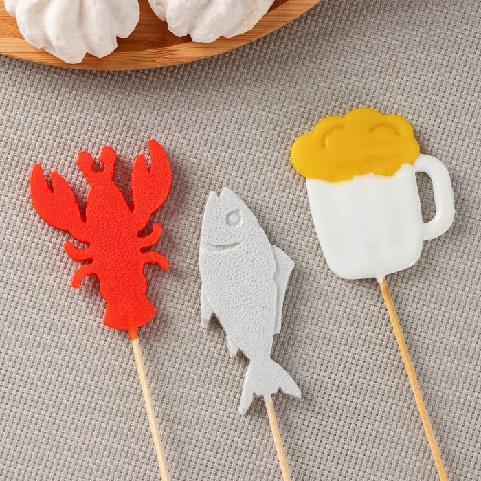 Силиконовый молд для леденцов и шоколада &laquo;Пивной набор&raquo;, 13,5&times;8,5&times;0,9 см, рыба 7,5&times;3 см, кружка 6&times;5 см, рак 6,5&times;5 см, цвет прозрачный