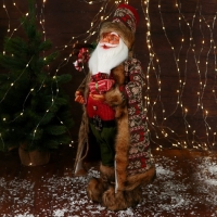 Дед Мороз "В вязаном жилете, с подарками" 60 см, красный Дед Мороз "В вязаном жилете, с подарками" 60 см, красный