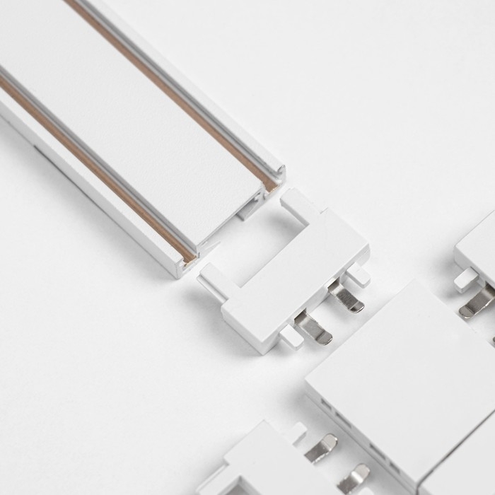 Коннектор ультратонкий х-образный белый 4,6х4,6х0,6 см Коннектор ультратонкий х-образный белый 4,6х4,6х0,6 см