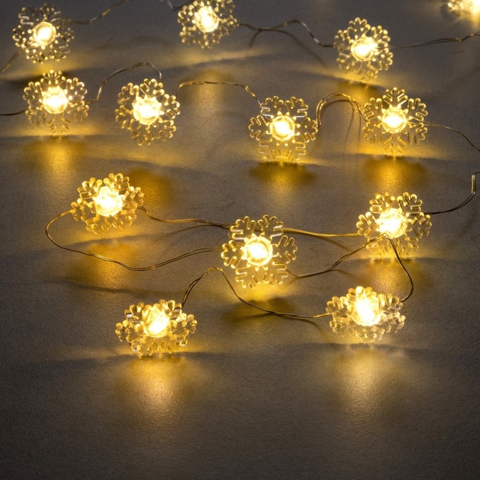 Гирлянда &laquo;Нить&raquo; 2 м роса с насадками &laquo;Снежинка&raquo;, IP20, серебристая нить, 20 LED, 2 режима, батарейки ААх2 (нет в комплекте), свечение тёплое белое