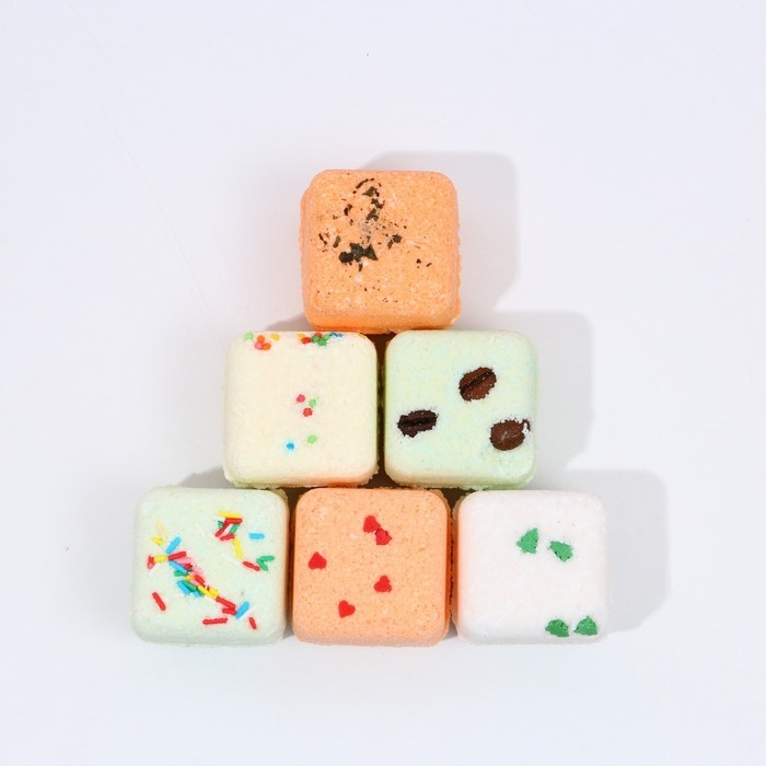 Подарочный набор косметики &laquo;Уютной зимы!&raquo;, бомбочки для ванны с добавками, 6 х 70 г, Новый Год