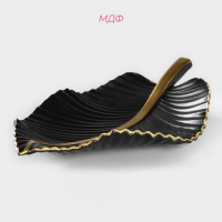 Блюдо для фруктов Доляна &laquo;Лист&raquo;, 35,5&times;20&times;5 см, цвет золотой с чёрным