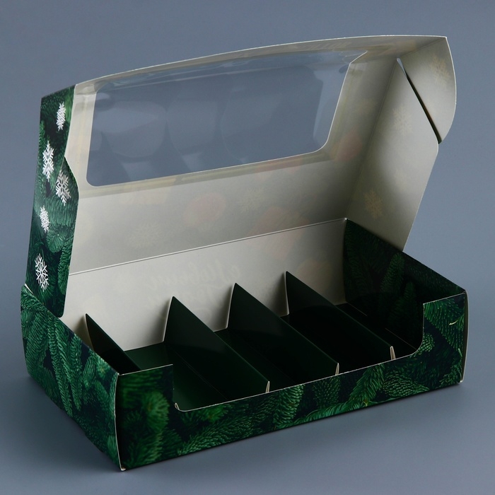 Новый год. Коробка для 5 эклеров подарочная, новогодняя упаковка Новый год. Коробка для 5 эклеров подарочная, новогодняя упаковка "Чудесных моментов", 25,2 х 15 х 6,6 см.