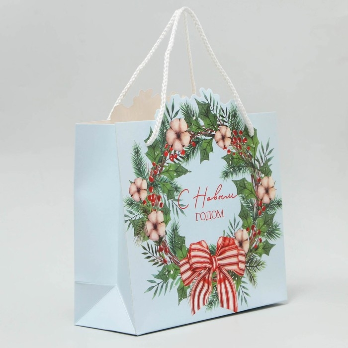 Пакет подарочный новогодний &laquo;Венок&raquo;, 25 х 26 х 10 см, Новый год