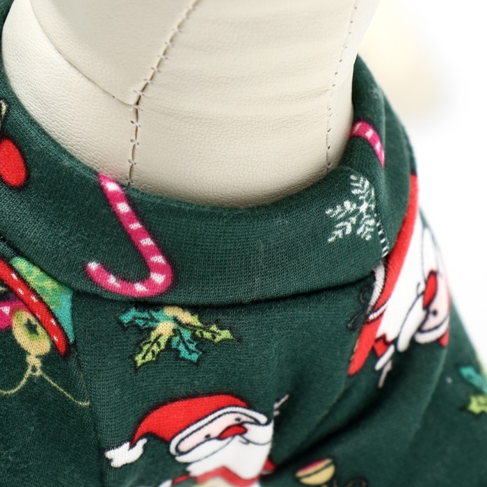 Новый год. Кофта новогодняя для животных Новый год. Кофта новогодняя для животных "Подарки", размер M, зеленый (ДС 30, ОШ 26, ОГ 38 см)