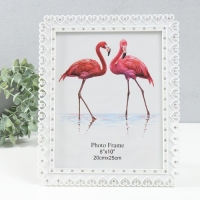 Фоторамка пластик 20х25 см "Рама из сердечек" белая Фоторамка пластик 20х25 см "Рама из сердечек" белая