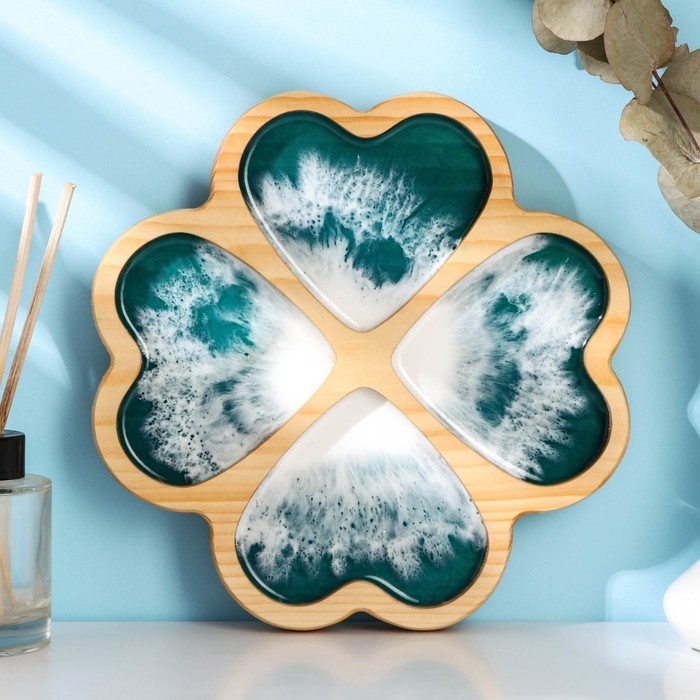 Менажница авторская с эпоксидной пищевой смолой Adelica, 22,5&times;22,5 см, цельный кедр, рисунок МИКС