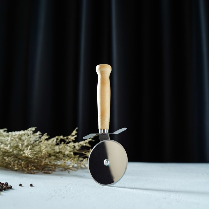 Нож для пиццы и теста Доляна &laquo;Классик&raquo;, 18 см, цвет бежевый