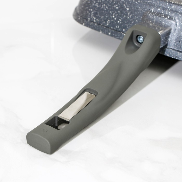 Сковорода-гриль квадратная &laquo;Гранит&raquo;, 26&times;26 см, пластиковая ручка, стеклянная крышка, антипригарное покрытие, цвет серый