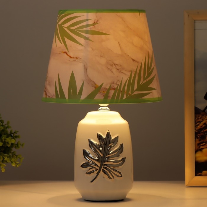 Настольная лампа "Монстера" E14 40Вт бело-зеленый 20х20х30 см RISALUX