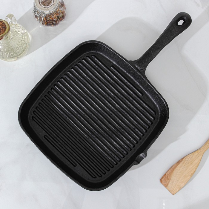 Сковорода гриль чугунная Доляна &laquo;Квадрат&raquo;, 23&times;23 см, со сливом и ручкой, цвет чёрный