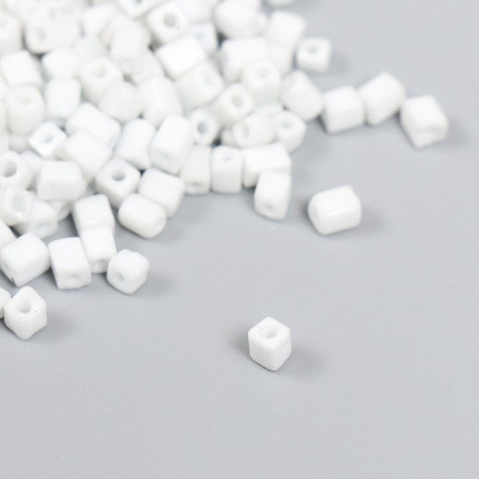 Бисер кубический стекло 4х4 мм "Белоснежный" набор 20 гр