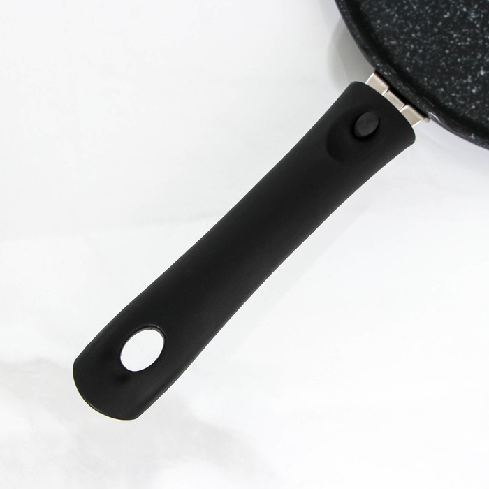 Сковорода блинная, d=22 см, пластиковая ручка, антипригарное покрытие, цвет тёмный мрамор Сковорода блинная, d=22 см, пластиковая ручка, антипригарное покрытие, цвет тёмный мрамор