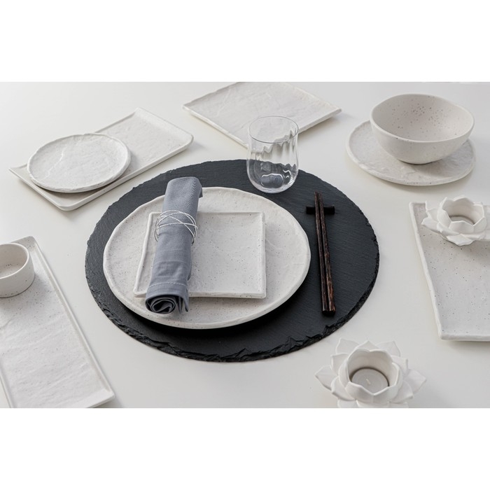 Блюдо фарфоровое для подачи Magistro Slate, 27,5×27,5 см, цвет белый Блюдо фарфоровое для подачи Magistro Slate, 27,5×27,5 см, цвет белый