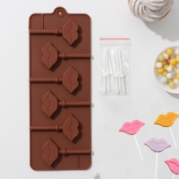 Форма для леденцов Доляна &laquo;Поцелуй&raquo;, силикон, 24&times;9,4&times;1,5 см, 6 ячеек (4&times;2,4 см), с палочками, цвет коричневый