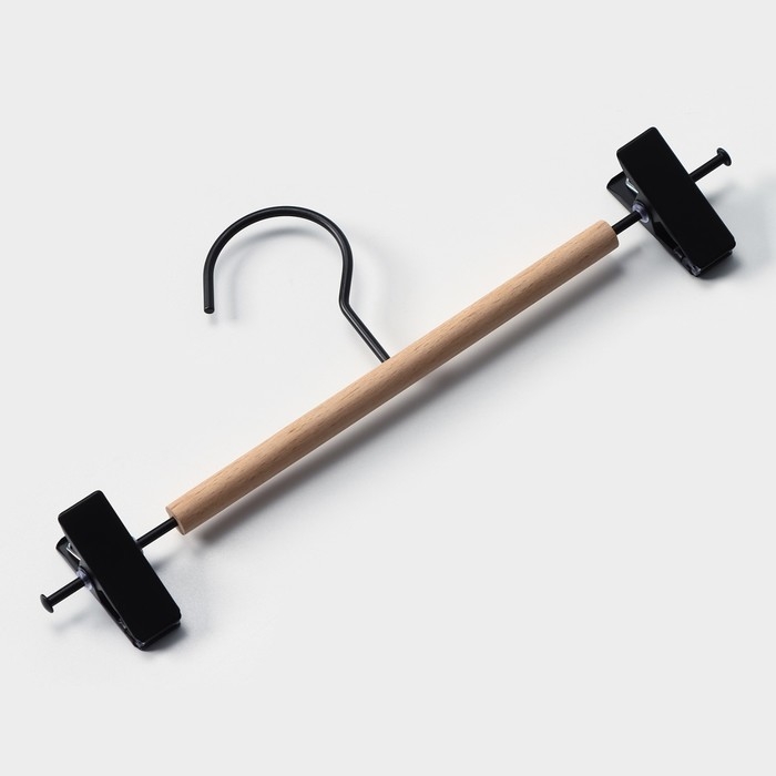 Вешалка для брюк и юбок LaDо́m Laconique, 28&times;11,5&times;2,8 см, с зажимами, цвет чёрный