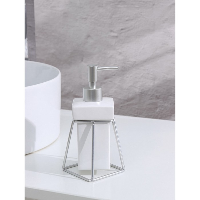 Дозатор для жидкого мыла на подставке SAVANNA &laquo;Геометрика&raquo;, 250 мл, цвет белый