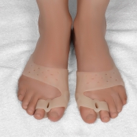 Бандаж на стопу, силиконовый, с корректором, с магнитами, 7,5 × 7 см, цвет бежевый Бандаж на стопу, силиконовый, с корректором, с магнитами, 7,5 × 7 см, цвет бежевый