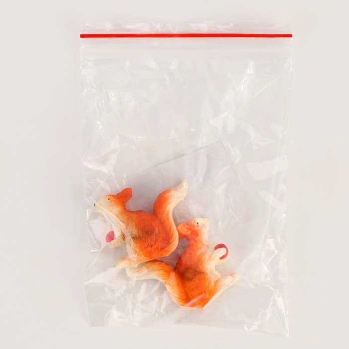 Миниатюра кукольная &laquo;Белочка с яблоком&raquo;, набор 2 шт., размер 1 шт. &mdash; 5 &times; 4 см