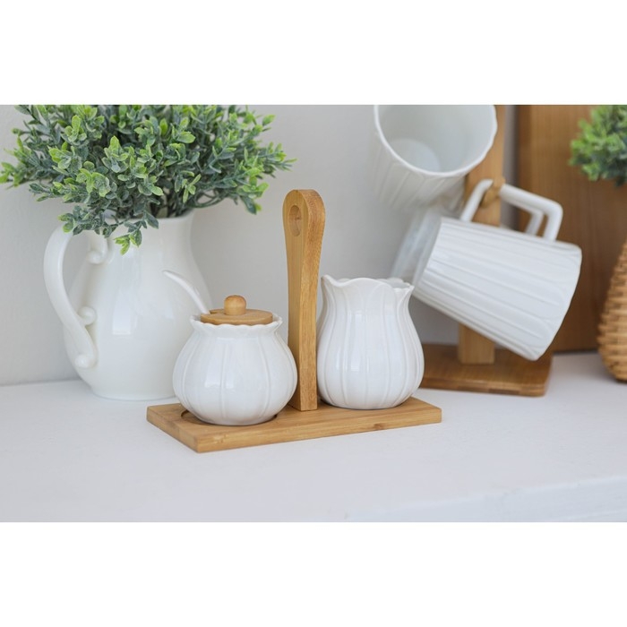 Набор фарфоровый сервировочный BellaTenero «Тюльпан», 4 предмета: молочник 200 мл, сахарница с крышкой 170 мл, бамбуковая подставка, ложка, цвет белый Набор фарфоровый сервировочный BellaTenero «Тюльпан», 4 предмета: молочник 200 мл, сахарница с крышкой 170 мл, бамбуковая подставка, ложка, цвет белый