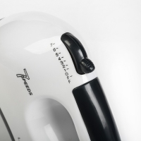 Миксер Luazon LMR-04, ручной, 180 Вт, 7 скоростей, 4 насадки, бело-чёрный Миксер Luazon LMR-04, ручной, 180 Вт, 7 скоростей, 4 насадки, бело-чёрный