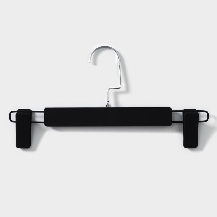 Вешалка для брюк и юбок с зажимами, 30&times;16,5 см, покрытие soft-touch, цвет чёрный