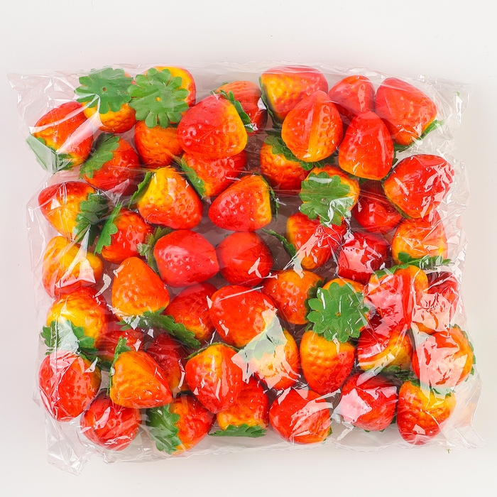 Декор &laquo;Клубника&raquo;, набор 50 шт., размер 4,2&times;2,5 см