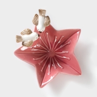 Блюдо керамическое сервировочное &laquo;Голубки на цветочке&raquo;, 14&times;13,5&times;4 см, цвет розовый