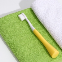 Зубная щётка, детская, 2-9 лет, 10 000 щетинок, ультрамягкая, жёлтая Зубная щётка, детская, 2-9 лет, 10 000 щетинок, ультрамягкая, жёлтая